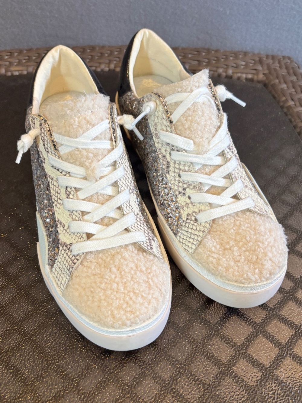Dolce Vita Zina Plush Glitter Mixed Media Lace Up Sneakers Sherpa Trim Size 8